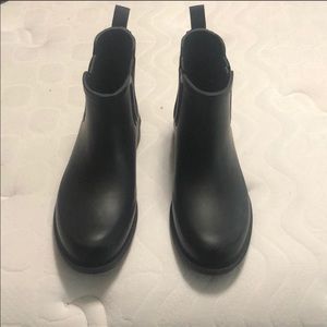 Madewell Chelsea rain boots!
